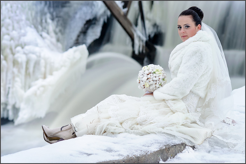 Amazing winter wedding photography. Originalios vestuvinės nuotraukos žiemą 